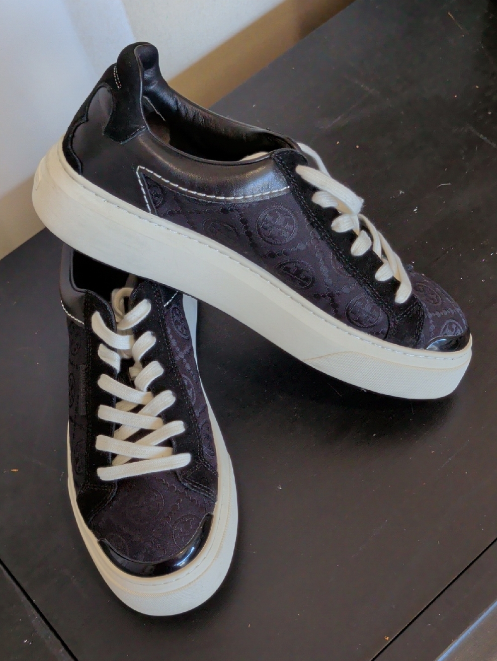 Tory Burch T Monogram Ladybug low-top sneakers Size 10